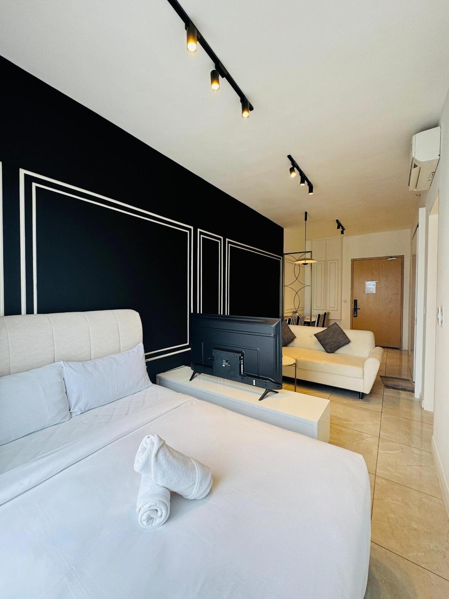 Apartment Crystal At Axon Near Pavilion *